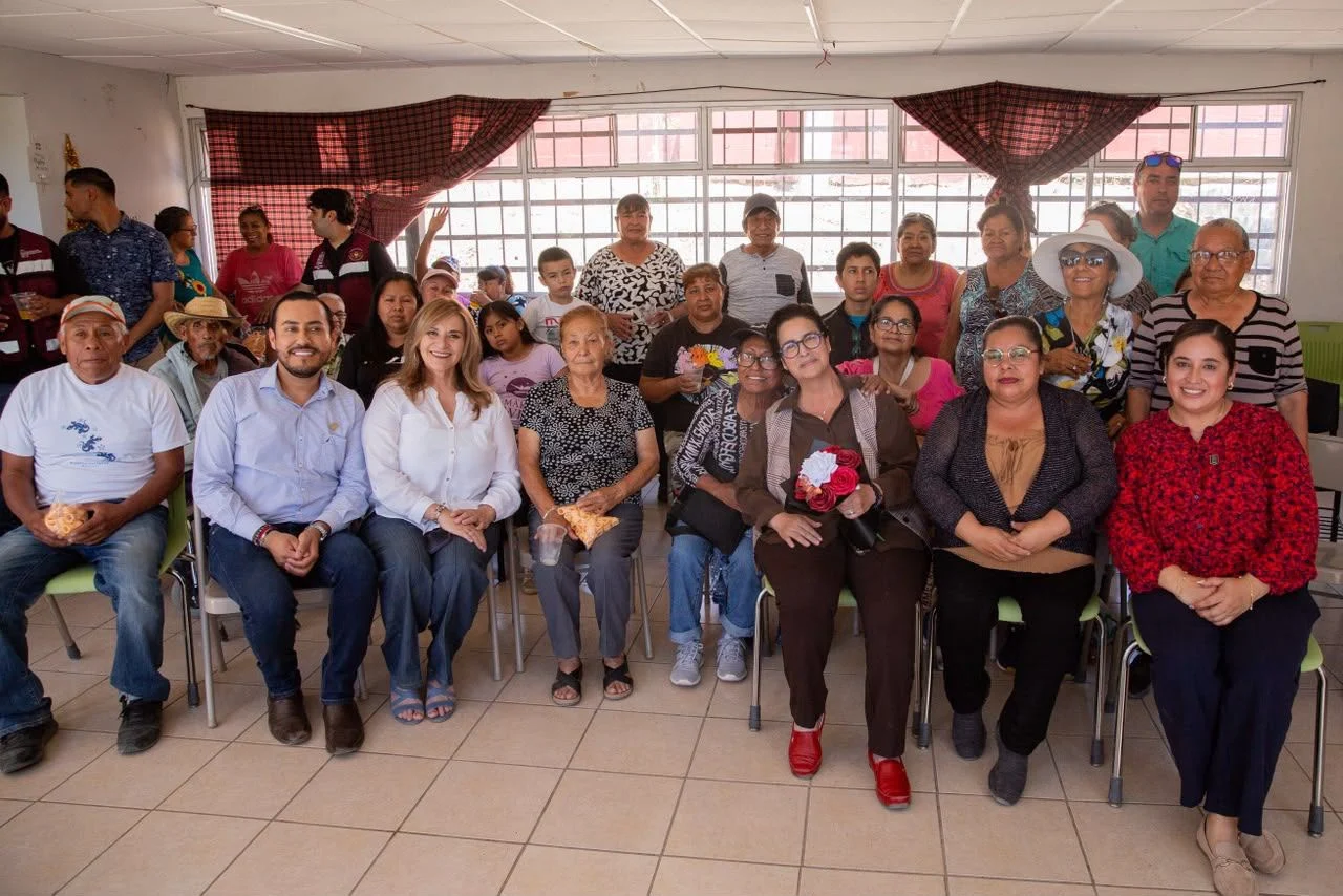 ROCÍO ADAME FORTALECE EL DIÁLOGO CON VECINOS DE COLINAS DEL SOL PARA ATENDER LAS NECESIDADES DE LA COMUNIDAD