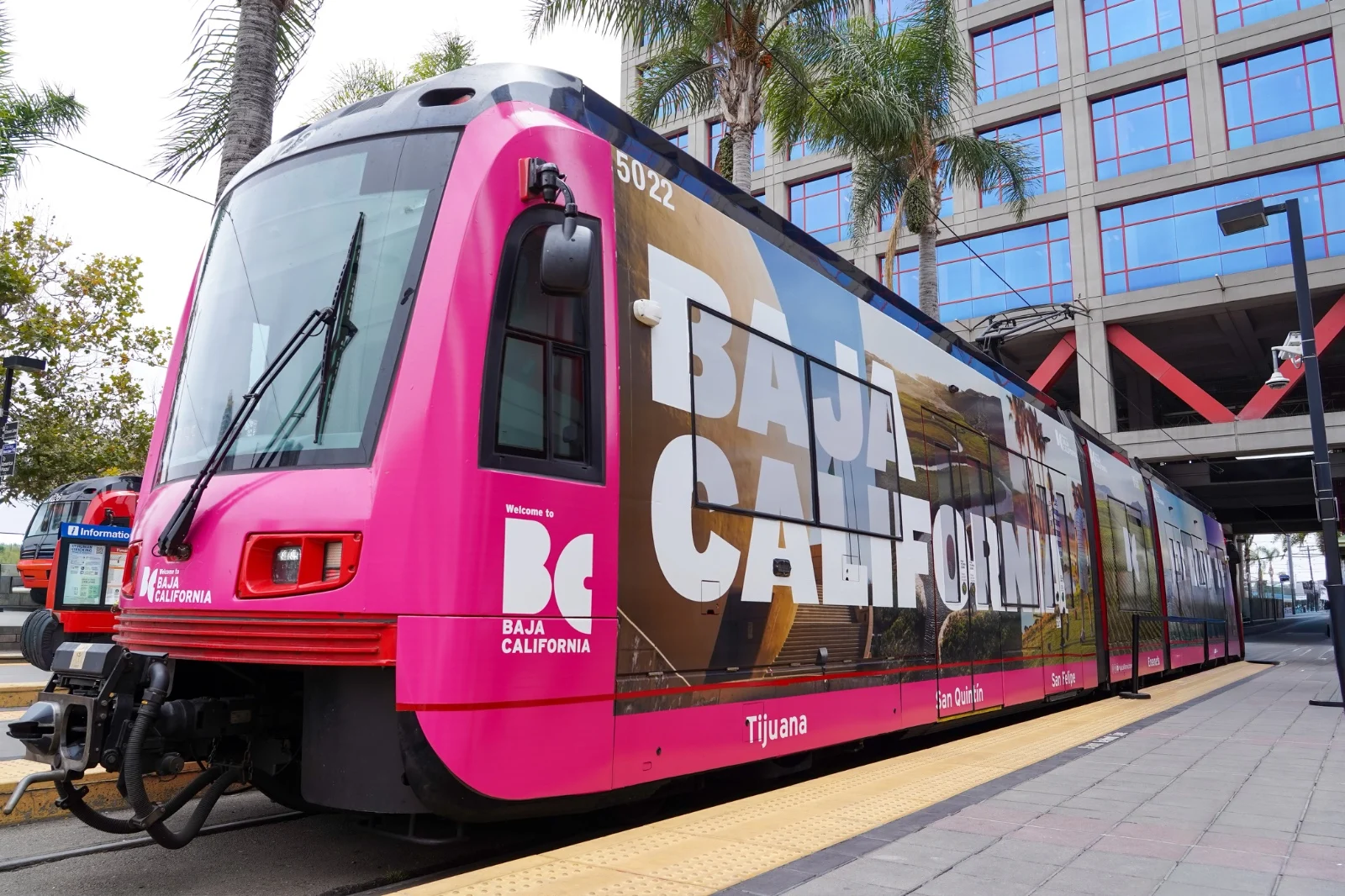 DESTINOS EN EL MTS TROLLEY DE SAN DIEGO DURANTE LA TEMPORADA ALTA DE VERANO